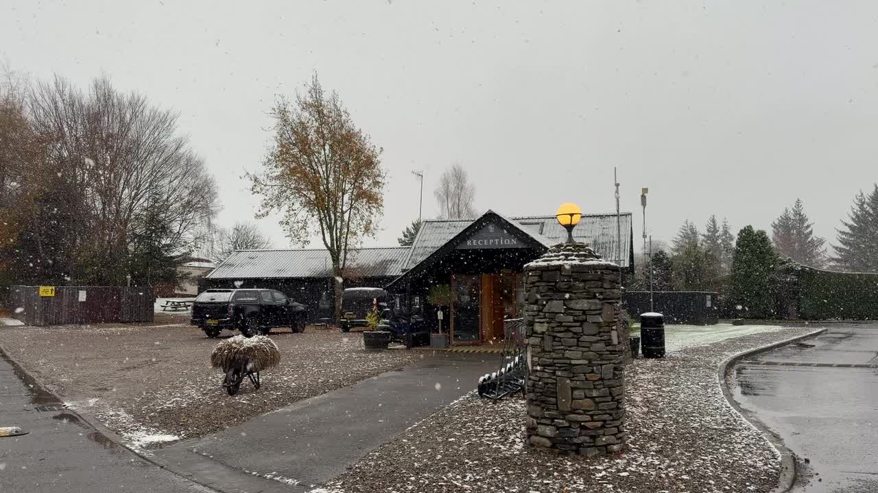 First Snowfall at the Estate Signals Start of Christmas Preparations - @https://www.instagram.com/mainsoftaymouthcountryestate