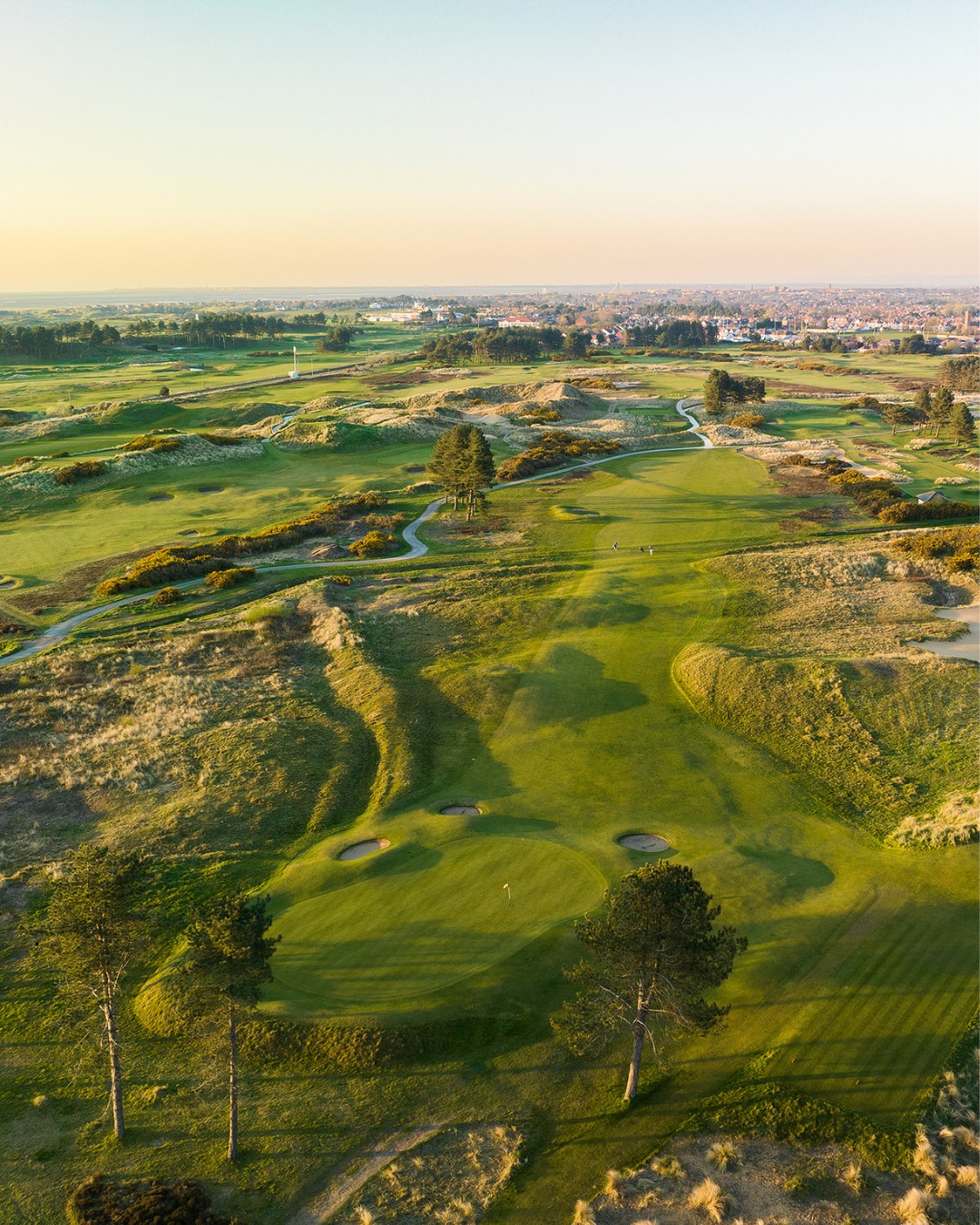 Discover the Challenges of Hole 5 - ‘Hen Pen’ at S&A Golf Club - @https://www.instagram.com/Southport_And_Ainsdale_Golf
