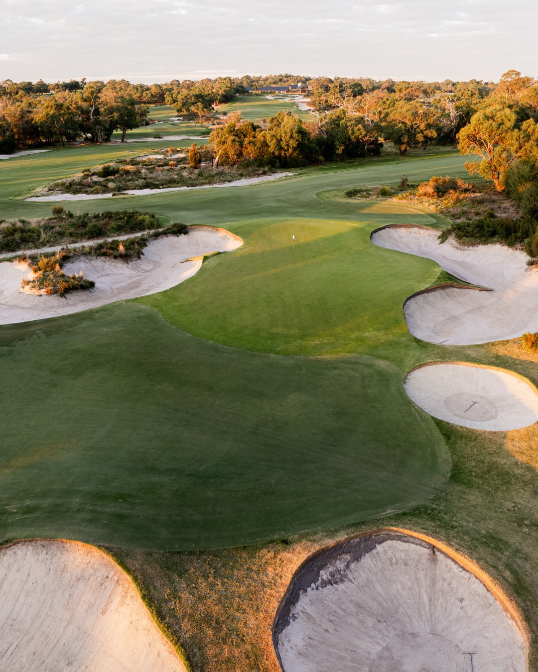Strategic Par-4 Challenge at Peninsula Kingswood's South Course - @https://www.instagram.com/peninsulakingswood