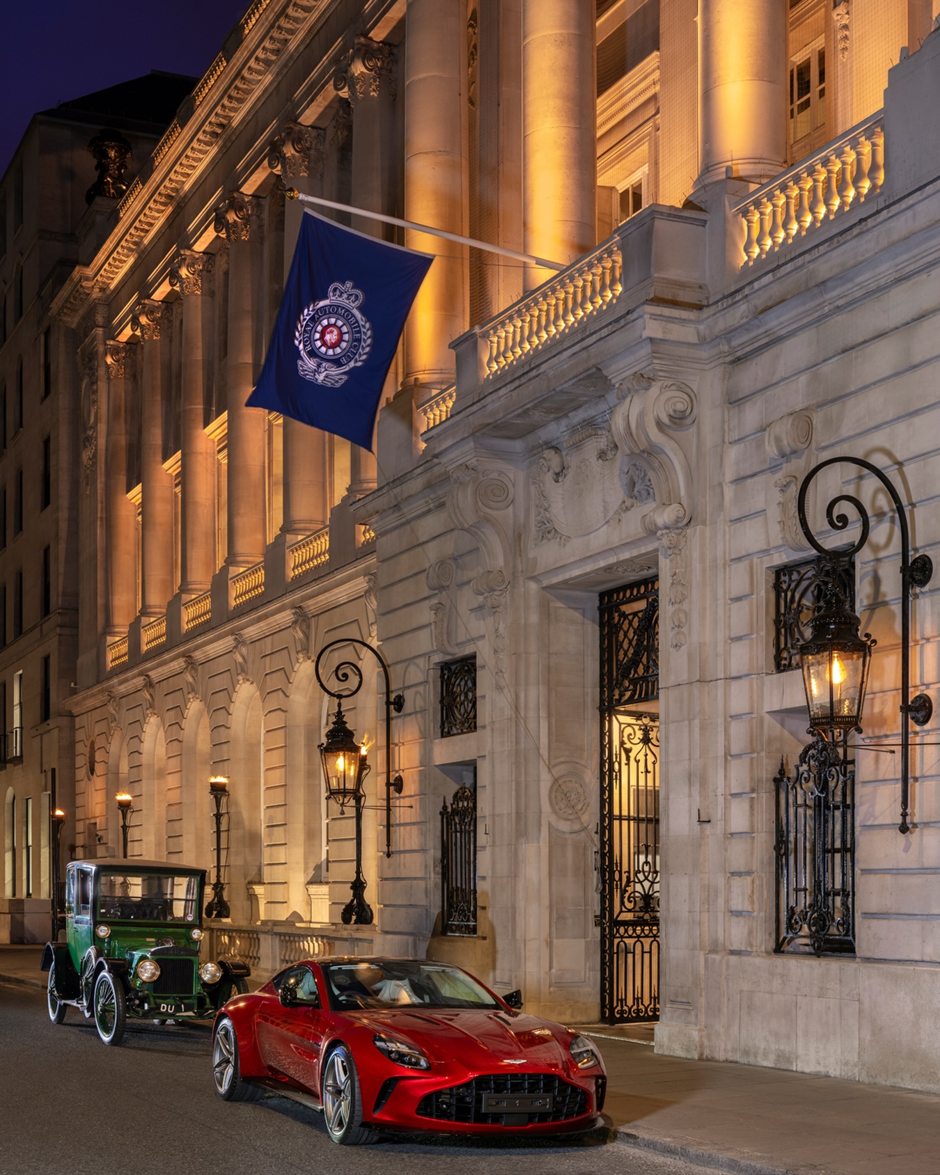 Royal Automobile Club sends festive greetings to all members - @https://www.instagram.com/RoyalAutomobileClub/