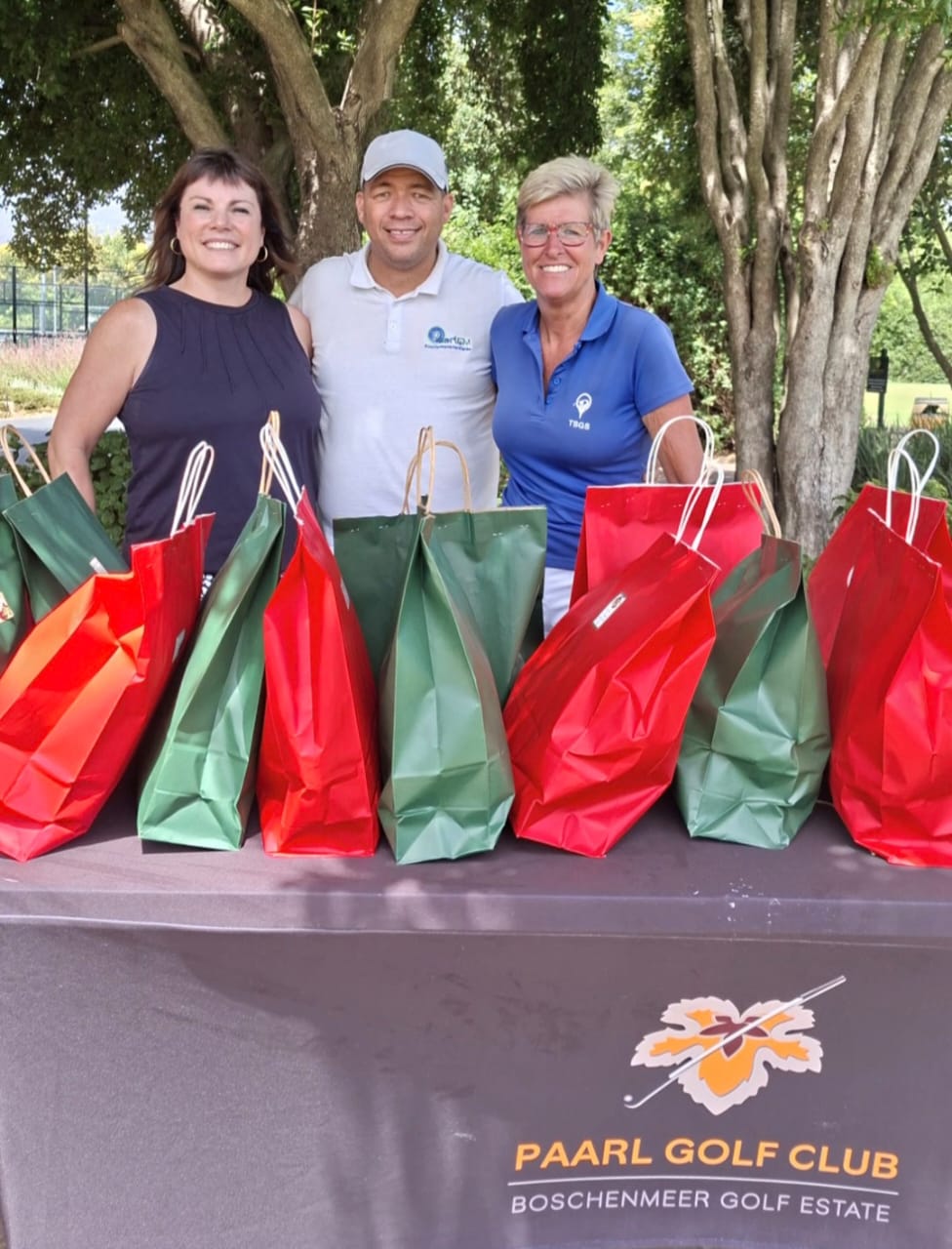 Paarl Golf Club brings holiday joy to 30 children - @https://www.instagram.com/paarlgolfclub