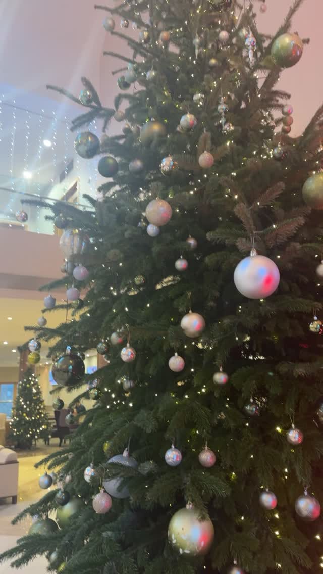 East Sussex National shines with festive Christmas decor - @https://www.instagram.com/eastsussexnationalgolfspahotel