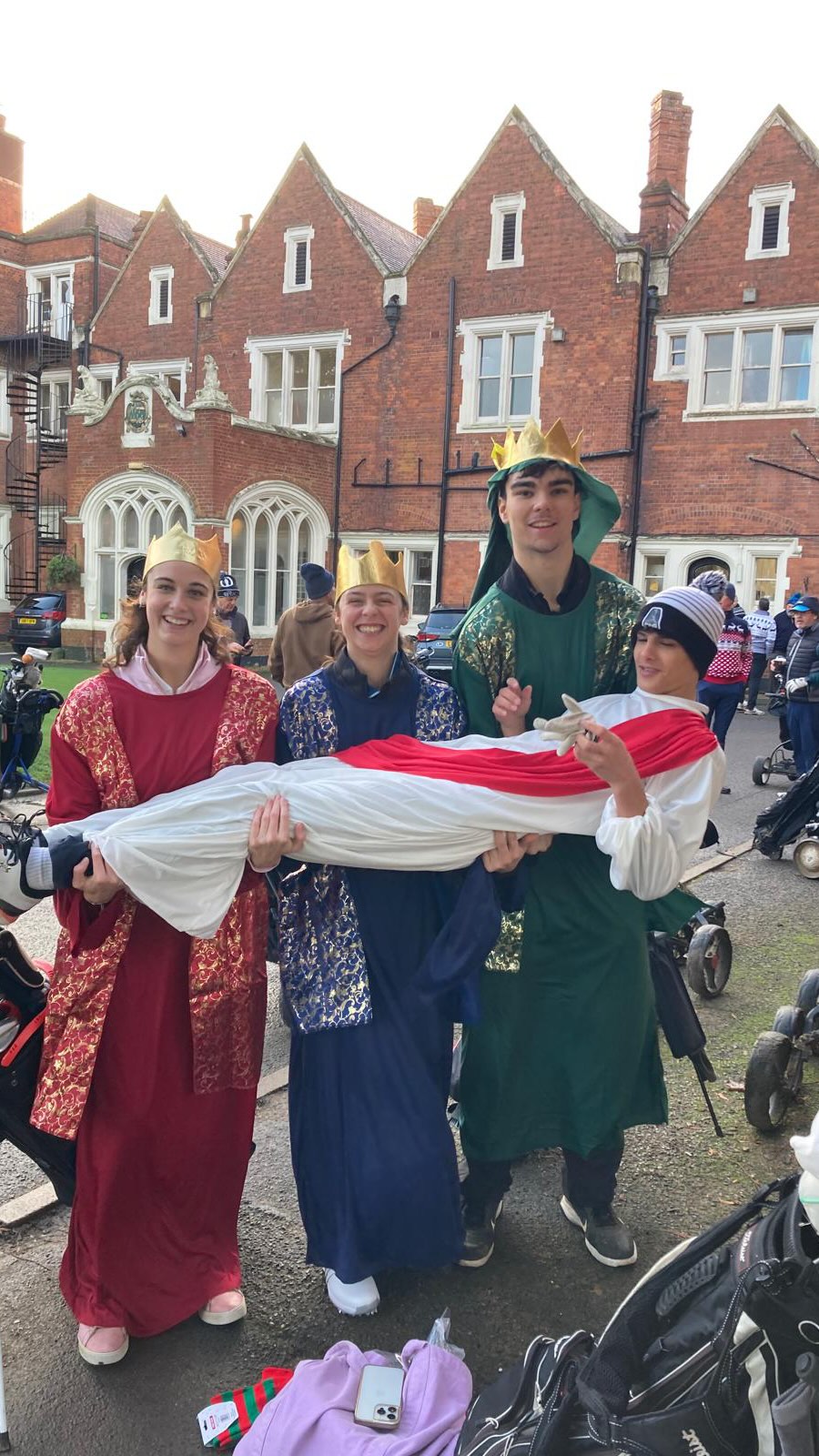 Turkey Trot at Finchley Golf Club draws enthusiastic crowd - @https://www.instagram.com/finchleygc/