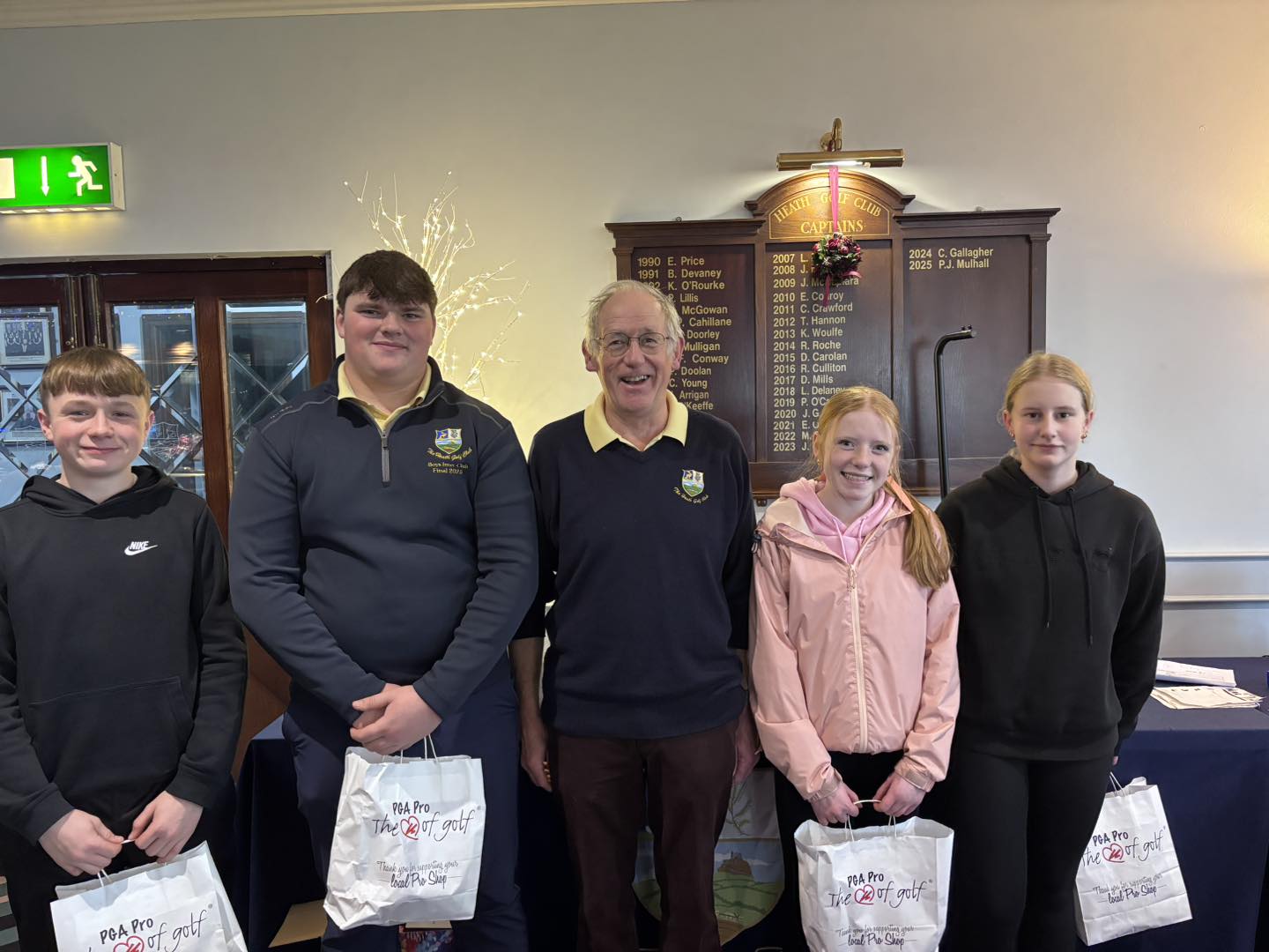 Heath Golf Club hosts festive Junior Christmas Scramble - @https://www.instagram.com/heathgolfclub