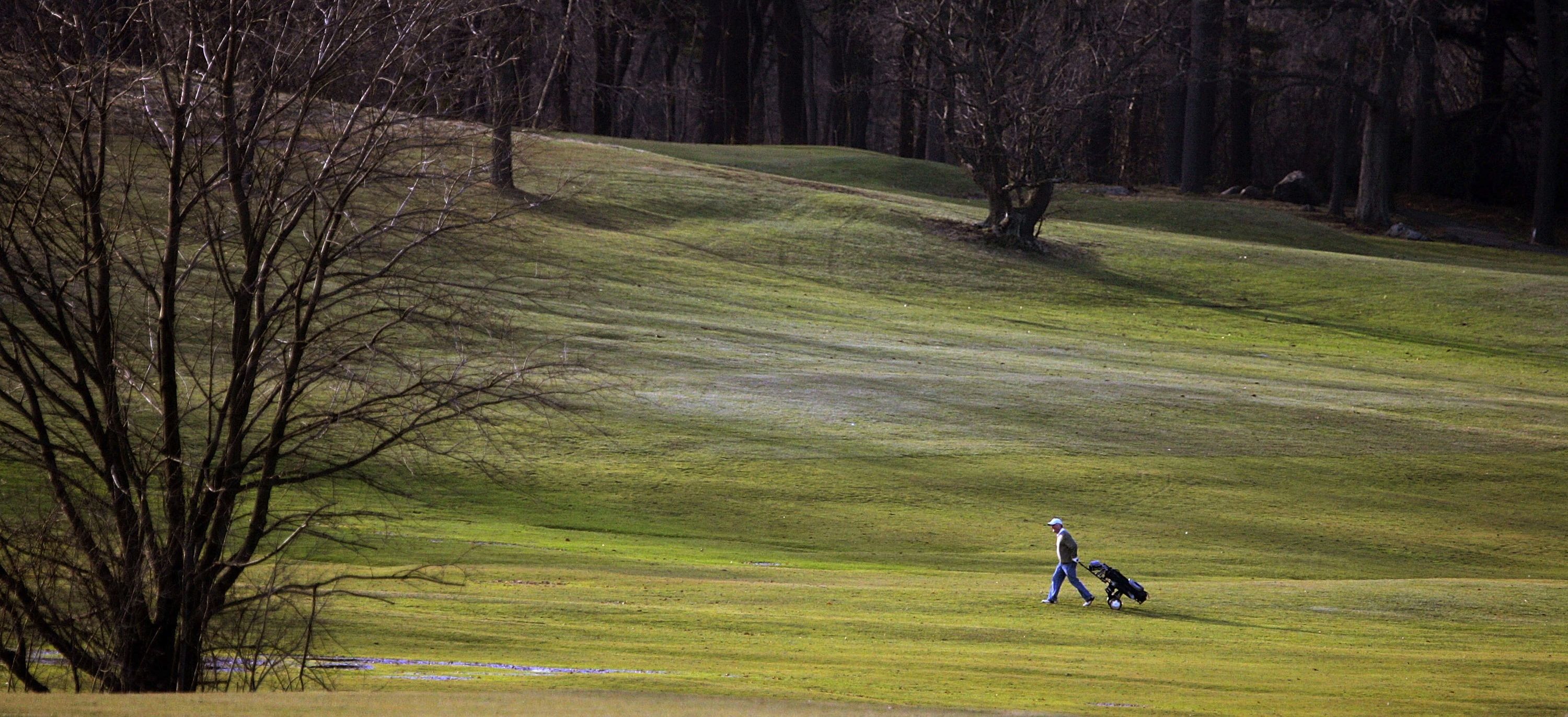 Hot Tips for Cold Golf Days – Stay Warm and Mobile