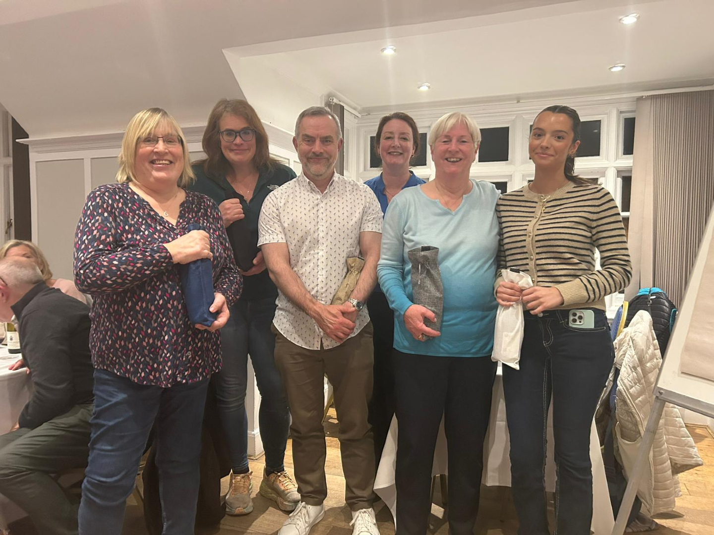 Wimbledon Common Golf Club Celebrates Quiz Night Champions - @https://www.instagram.com/wimbledoncommongolfclub/